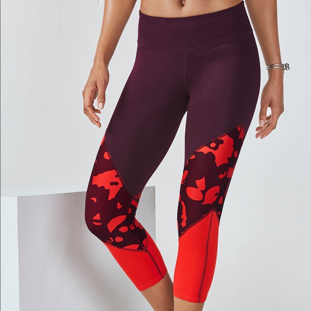 Fabletics Brogan Capri Burgundy Scarlet Size 4 XS